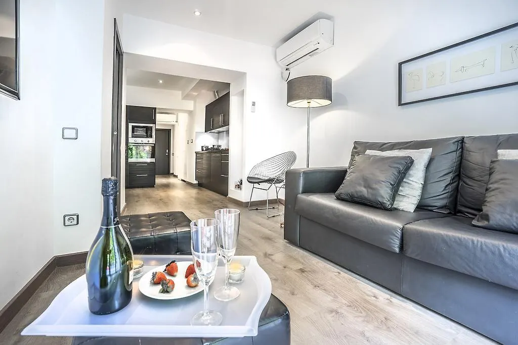 Friendly Rentals Living Comfort Barcelona Lägenhet