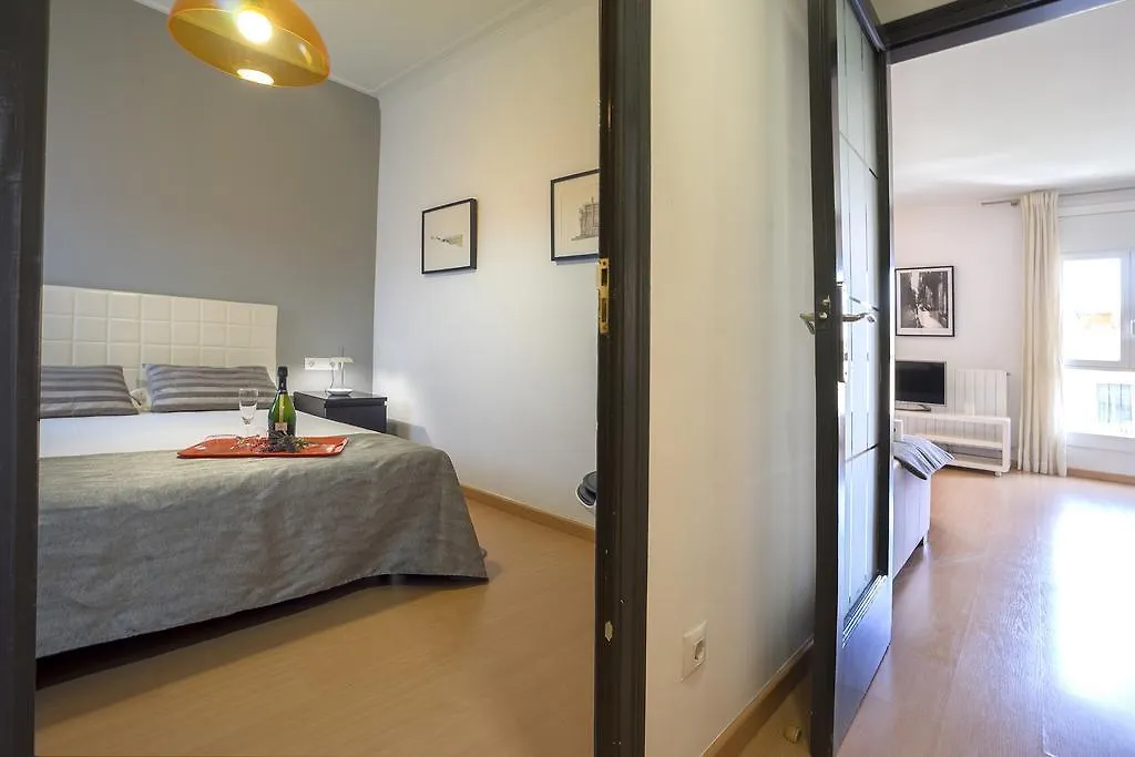 Friendly Rentals Living Comfort Barcelona Lägenhet