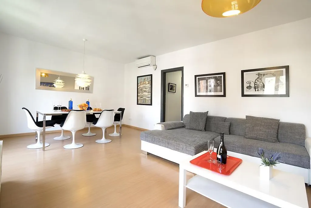 Friendly Rentals Living Comfort Barcelona Lägenhet